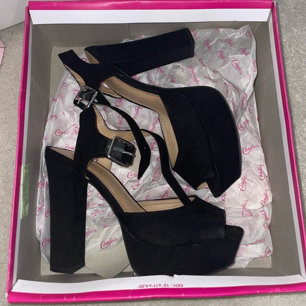 Candie’s Black platform heels (5") Size 8.5